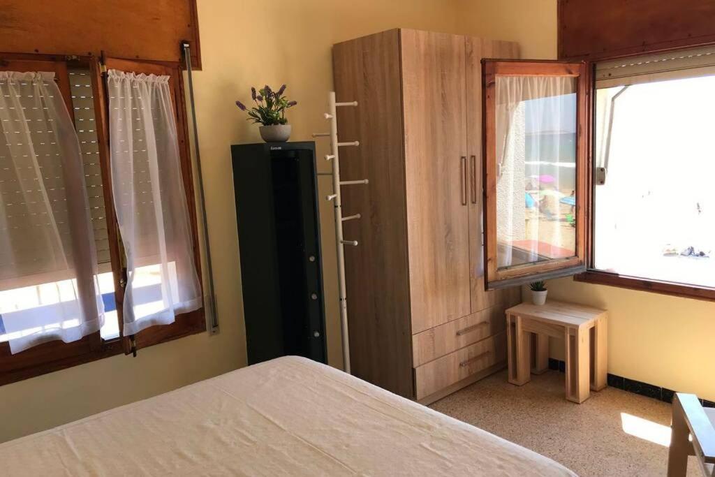 El Faro Apartaments Platja Llarga-Les Salines-Tgn 타라고나 외부 사진